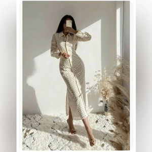 Zara Fitted Openwork Eyelet Cream Long sleeve Midi Dress Size XS like New